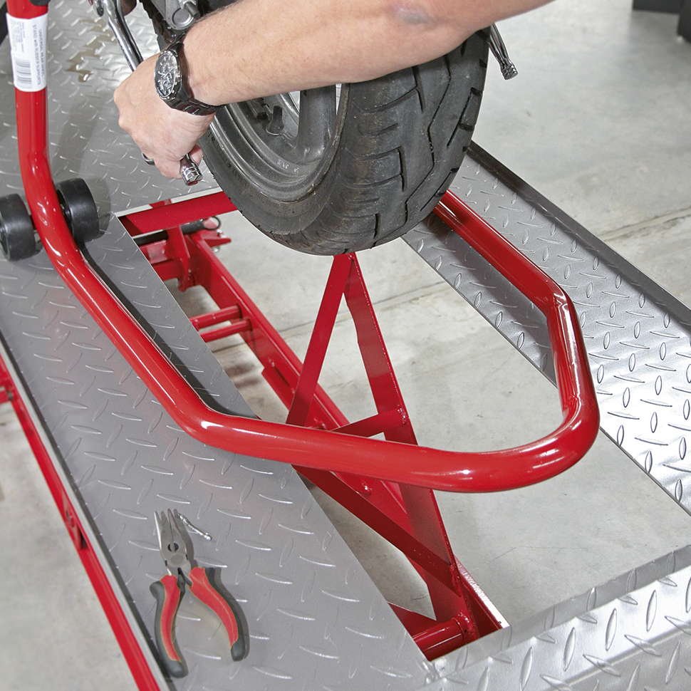 Stół podnośny 400 kg — zacisk koła przedniego do 140 mm